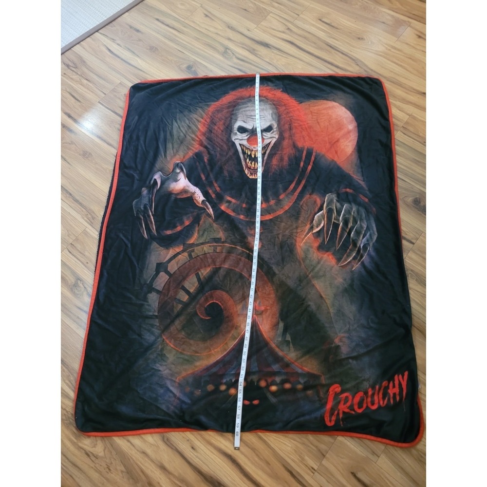 Crouchy The Evil Clown Fleece Blanket From Spirit 46×60